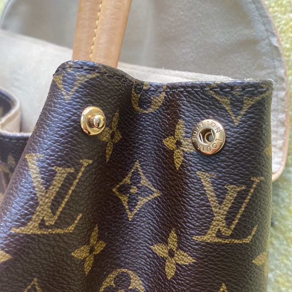 Louis Vuitton. Beverly Handbag GM - Picture 16 of 16